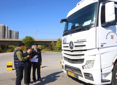 陕西国际公路运输新篇章 渭南海关成功备案首辆TIR标识运输车辆